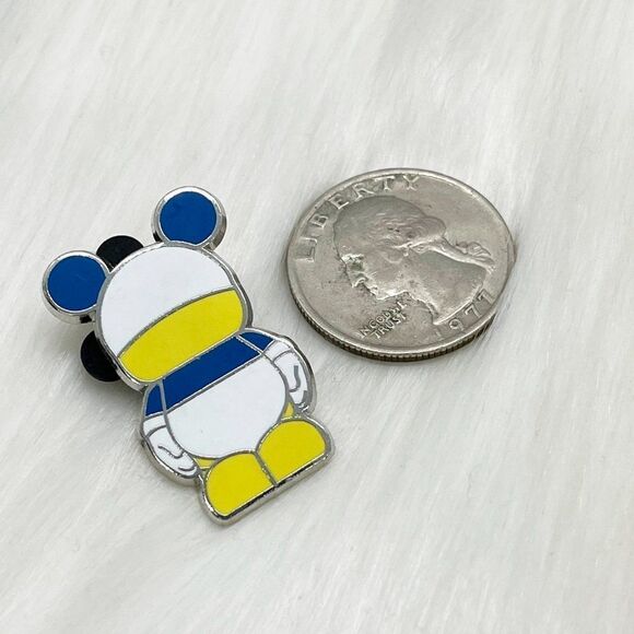 🔮 5/$25 Disney Vinylmation Jr Donald Duck Pin - Picture 2 of 3